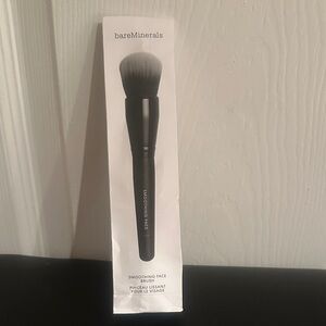 bareMinerals Smoothing Face Brush - Gray and Black